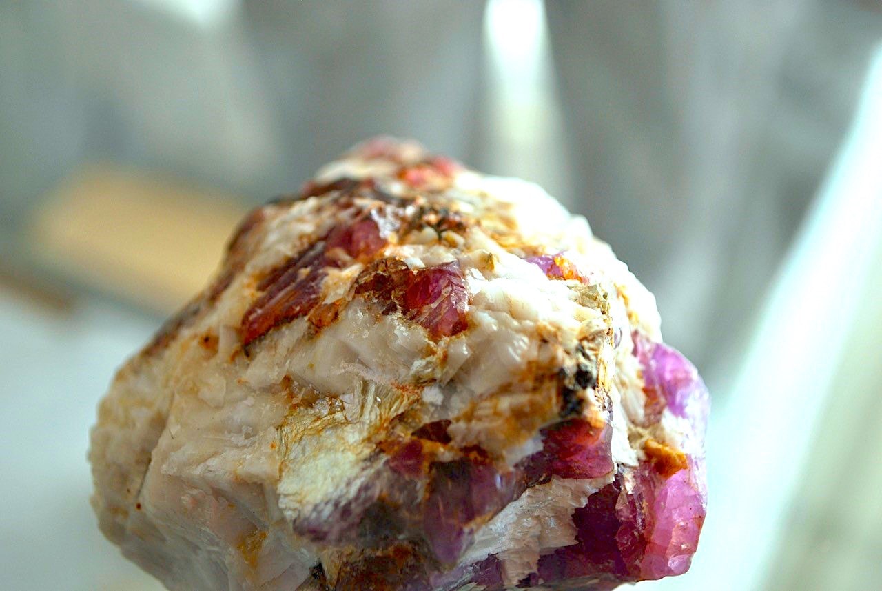 ルビーの原石 ©Natsuko Shiraki