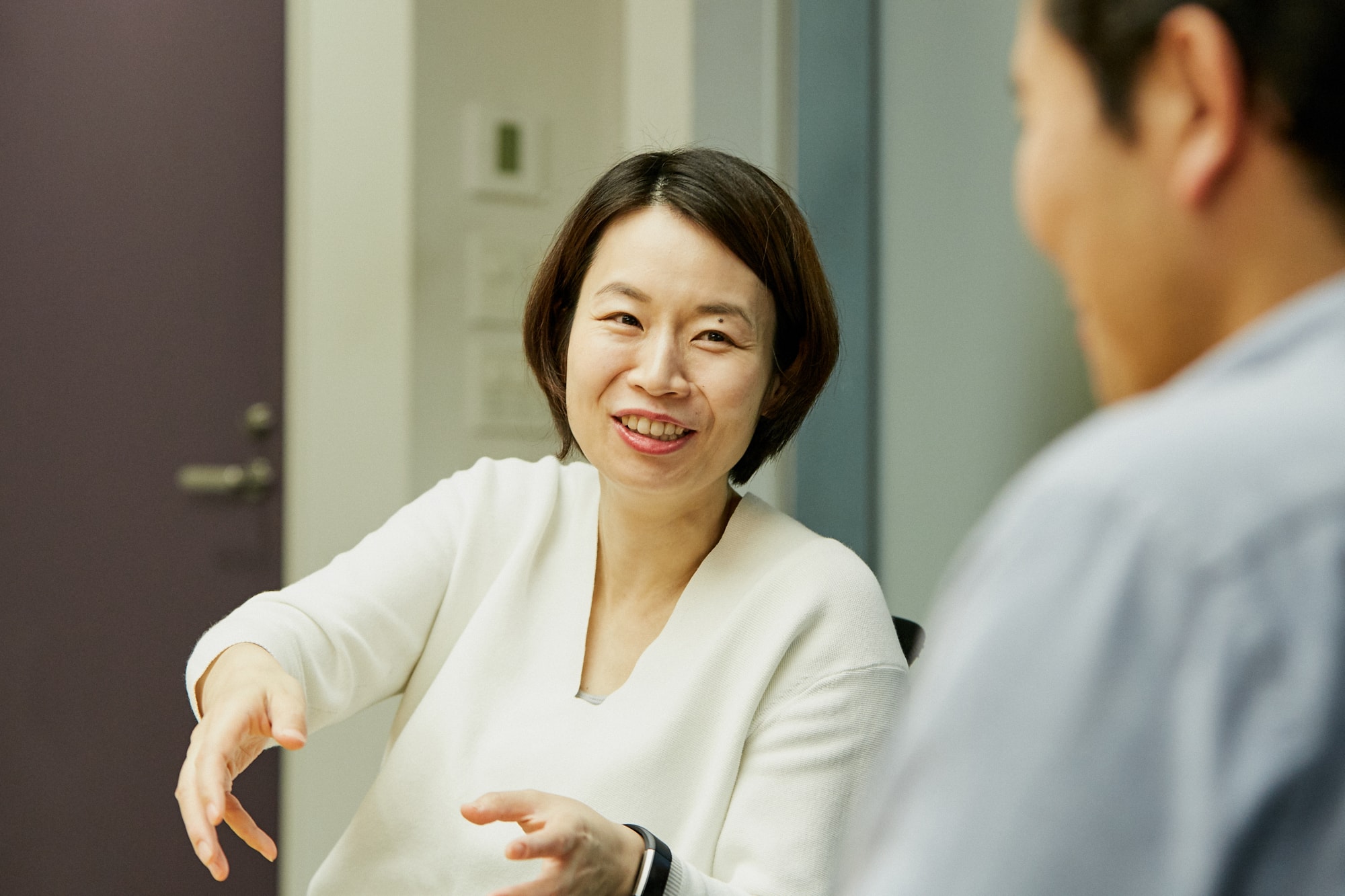 岡島 礼奈（おかじま・れな）／1979年鳥取県生まれ。株式会社ALE 代表取締役社長/CEO。東京大学院理学系研究科天文学専攻、理学博士（天文学）。在学中にサイエンスとエンターテインメントのベンチャー企業を代表取締役として設立。ゲーム、産学連携のサービスなどを立ち上げる。JAXA宇宙オープンラボ採択。卒業後、ゴールドマン・サックス証券戦略投資部にて、債券投資事業、PE業務等に従事。2009年より、新興国ビジネスコンサルティング会社を設立、取締役。2011年9月に株式会社ALE設立。2020年春に広島・瀬戸内上空で世界初となる「人工流れ星」プロジェクトに挑戦する http://star-ale.com