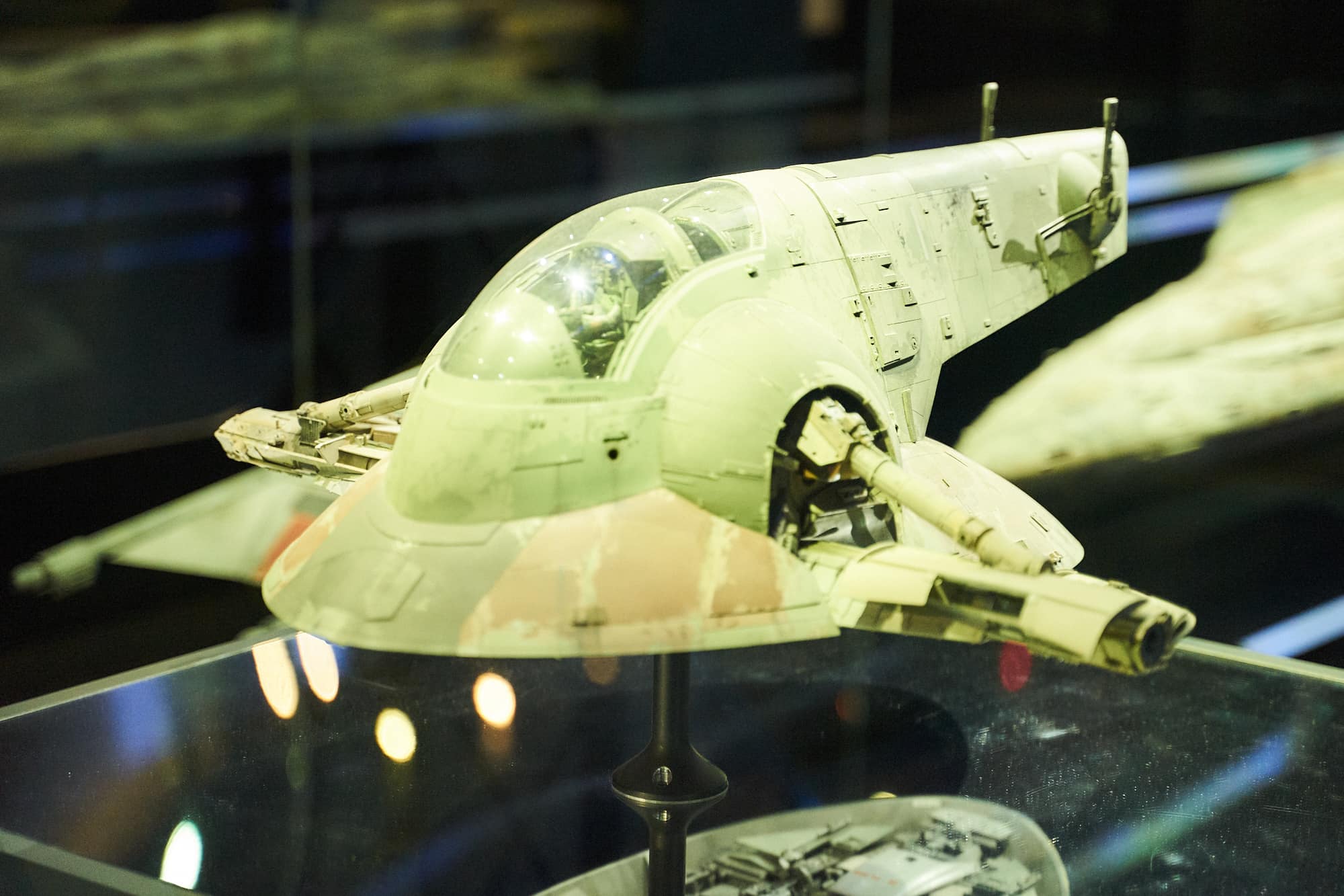 ボバ・フェットの愛機「Slave I（スレーヴ・ワン）」の姿も