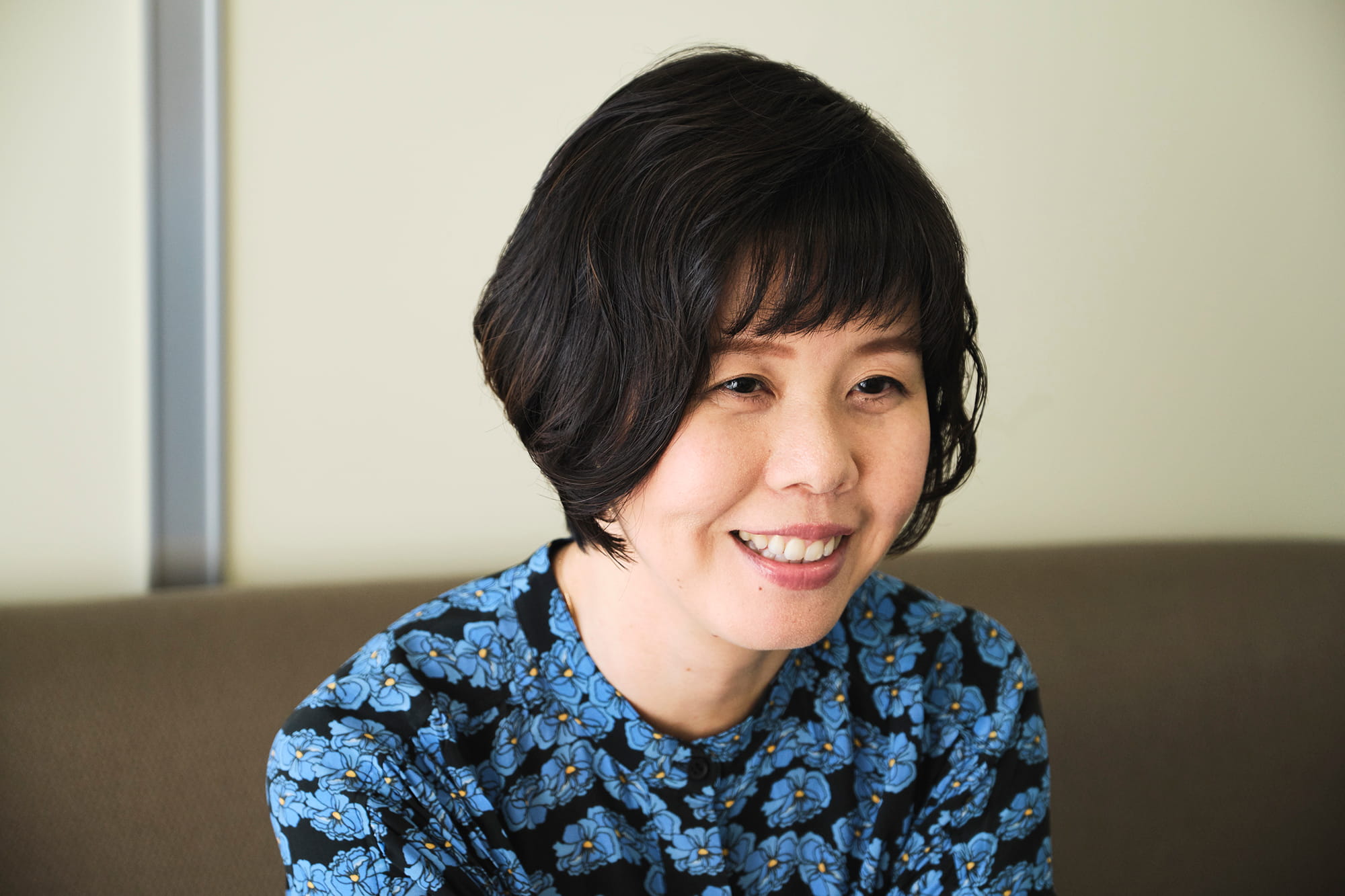 須田 桃子（すだ・ももこ）／1975年千葉県生まれ。毎日新聞科学環境部記者。早稲田大学大学院理工学研究科修士課程修了（物理学専攻）。2001年毎日新聞社入社。2006年より現職。2014年1月の理化学研究所によるSTAP細胞発見の記者会見から取材。論文への疑惑が指摘されてからは、筆頭著者の小保方晴子氏らが過去に「サイエンス」「セル」「ネイチャー」へ投稿して不採択となった際の査読資料を入手して紙面化するなど、STAP細胞事件の報道をリードした。2016 年９月よりノースカロライナ州立大学遺伝子工学・社会センターに客員研究員として1年間滞在