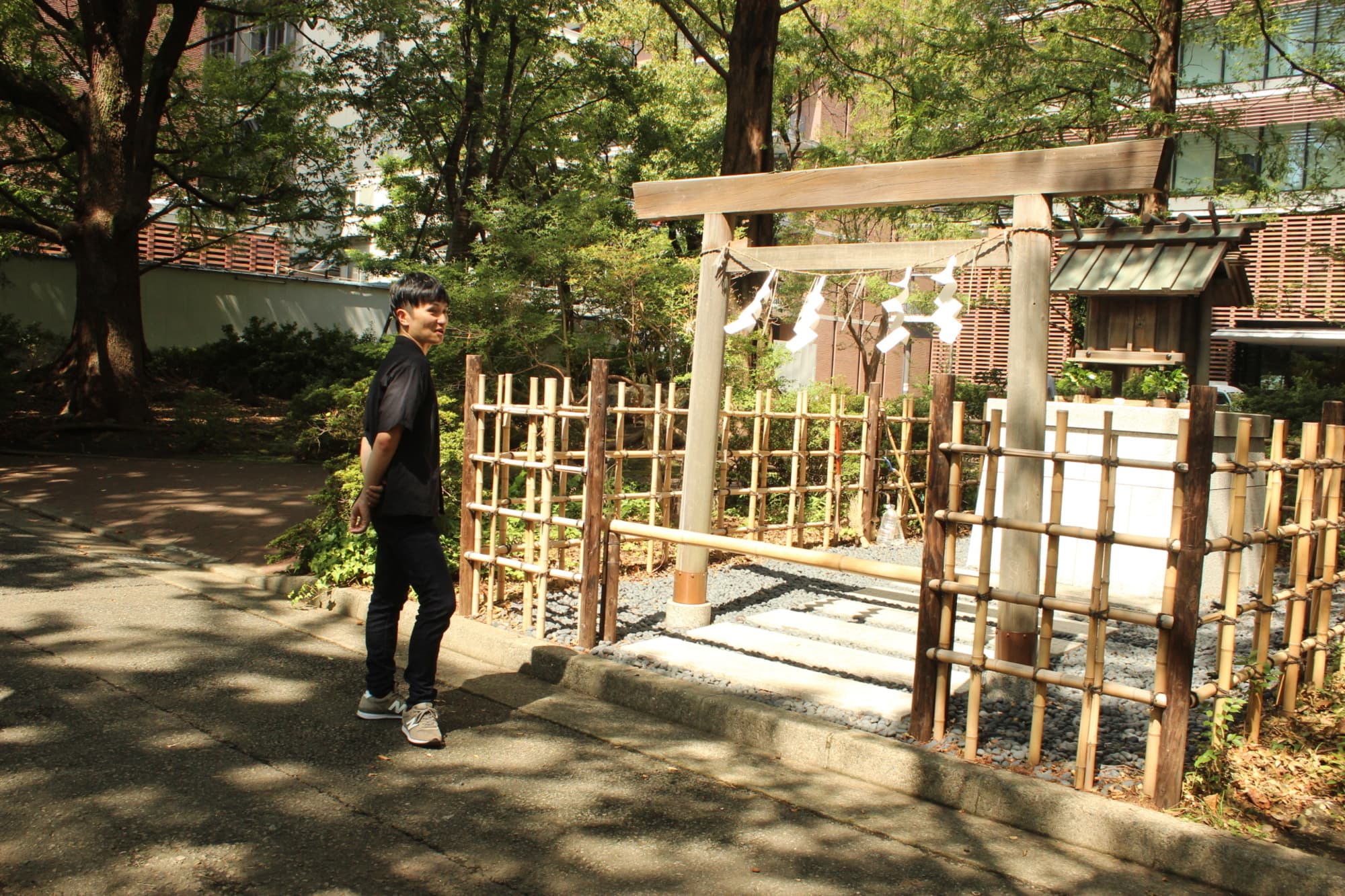 東京農業大学世田谷キャンパスにて。学内には、食の神である「豊受（とようけ）大神宮」が祀られている