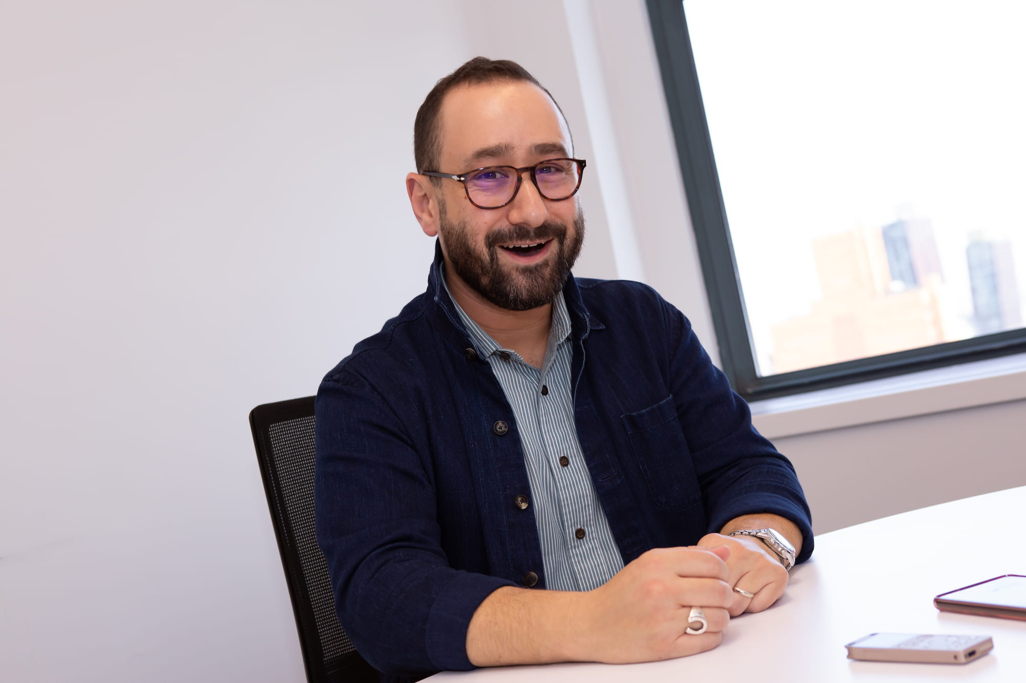 ジョー・ブラウン（Joe Brown）／2016年より、スウェーデンのメディアグループ、ボニアー（Bonnier）が発行する『ポピュラー・サイエンス（PopSci）』誌の編集長を務める。それ以前は『ワイアード』誌に在籍し、エグゼクティブ・エディターとして同誌のデジタル版を担当した。ガジェットとテクノロジーのサイト『ギズモード』の編集長を務めた経歴も持つ。コーネル大学卒業。高校時代に交換留学生として、東京に1年間住んだこともある。趣味は野鳥観察