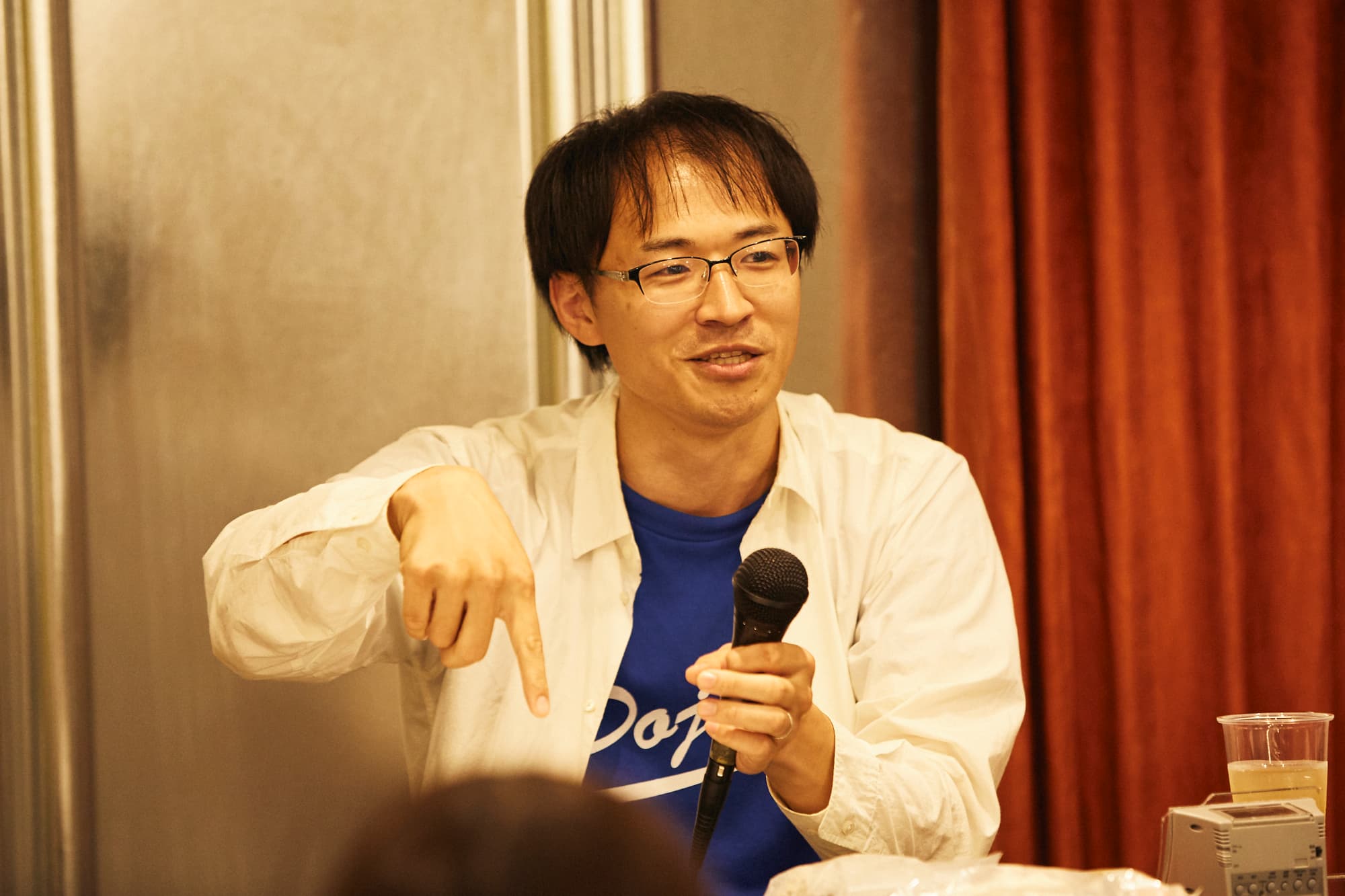 藤井 一至（ふじい・かずみち）／1981年富山県生まれ。京都大学農学研究科博士課程修了。博士（農学）。京都大学研究員、日本学術振興会特別研究員を経て、国立研究開発法人 森林研究・整備機構 森林総合研究所 主任研究員。カナダ極北の永久凍土からインドネシアの熱帯雨林までスコップ片手に世界各地、日本の津々浦々を飛び回り、土の成り立ちと持続的な利用方法を研究している。第1回日本生態学会奨励賞（鈴木賞）、第33回日本土壌肥料学会奨励賞、第15回日本農学進歩賞受賞。過去には、土の研究者とプロ棋士への道で迷ったこともあるという