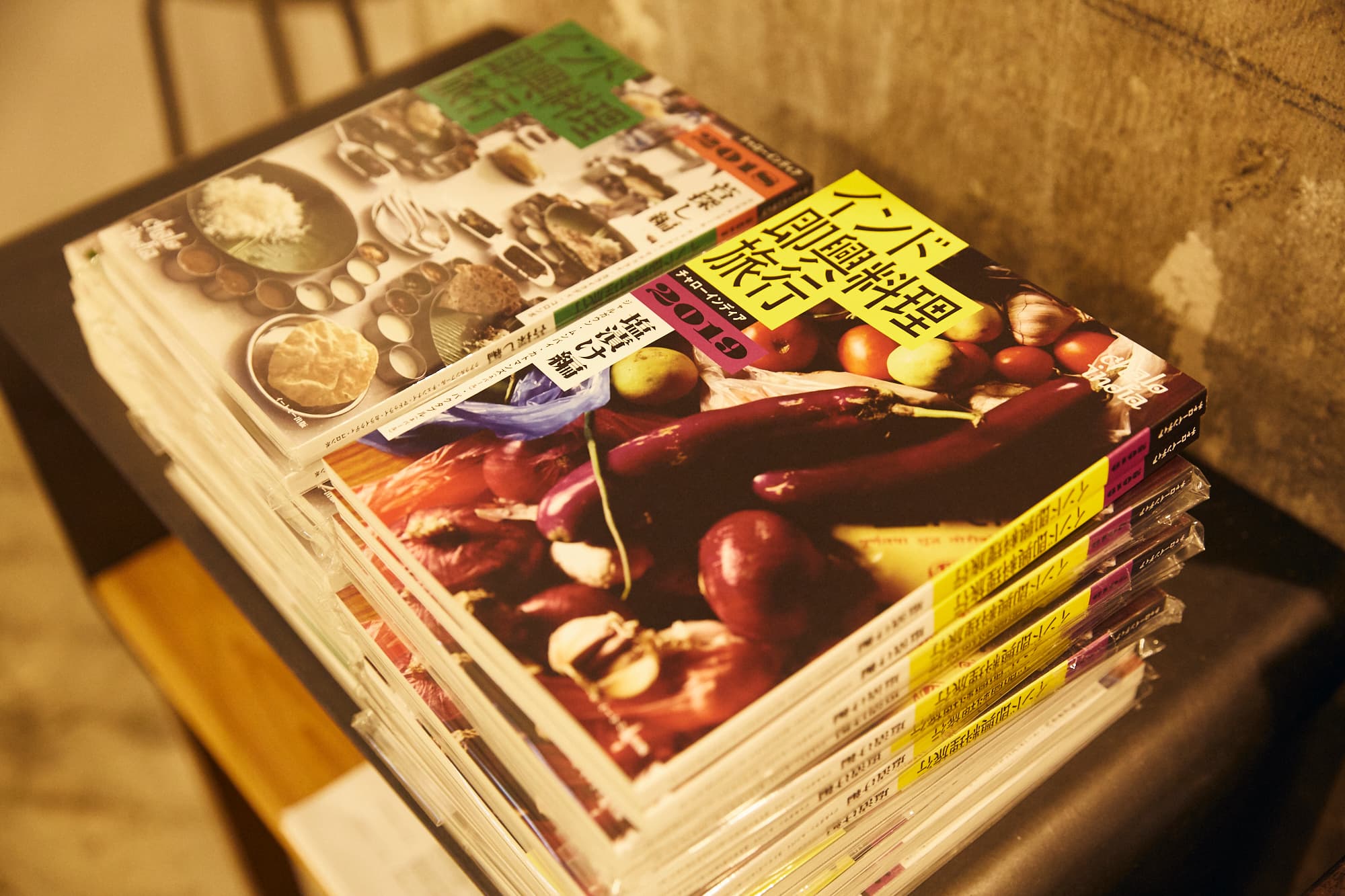 水野さん率いる「東京スパイス番長」では毎年1つのテーマを決め、インド料理を追求する旅をしている。今回のトークイベントは、その紀行本『CHALO INDIA（チャローインディア）』の2018年版（苔探し編）と、2019年版（塩漬け編）の2冊同時刊行を記念して開催された