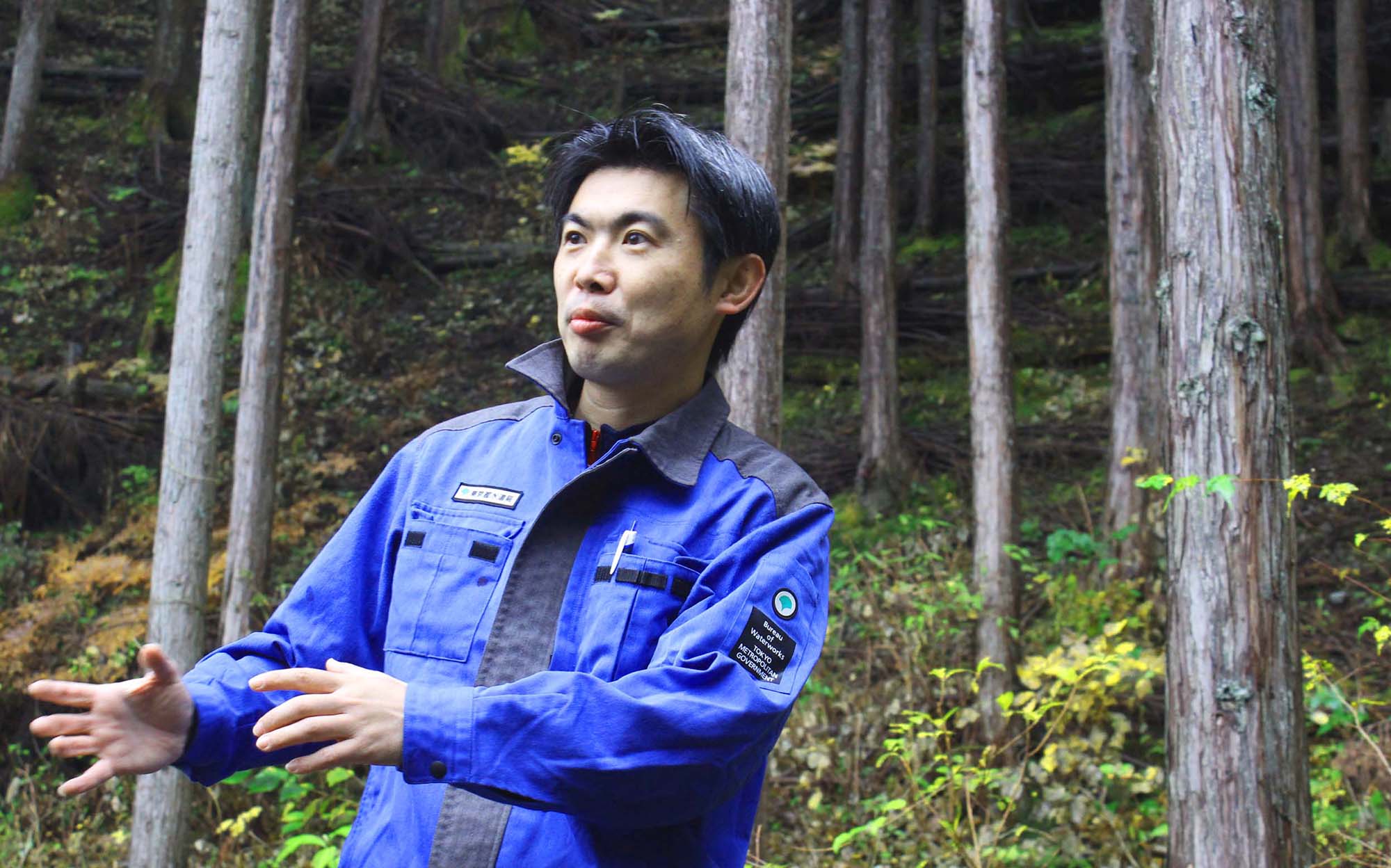 東京都水道局 水源事務所 技術課 課長代理の木村高士さんは、多摩川水源森林隊の隊長でもある。林業職として、東京都の水源林の管理・普及啓発事業を行う