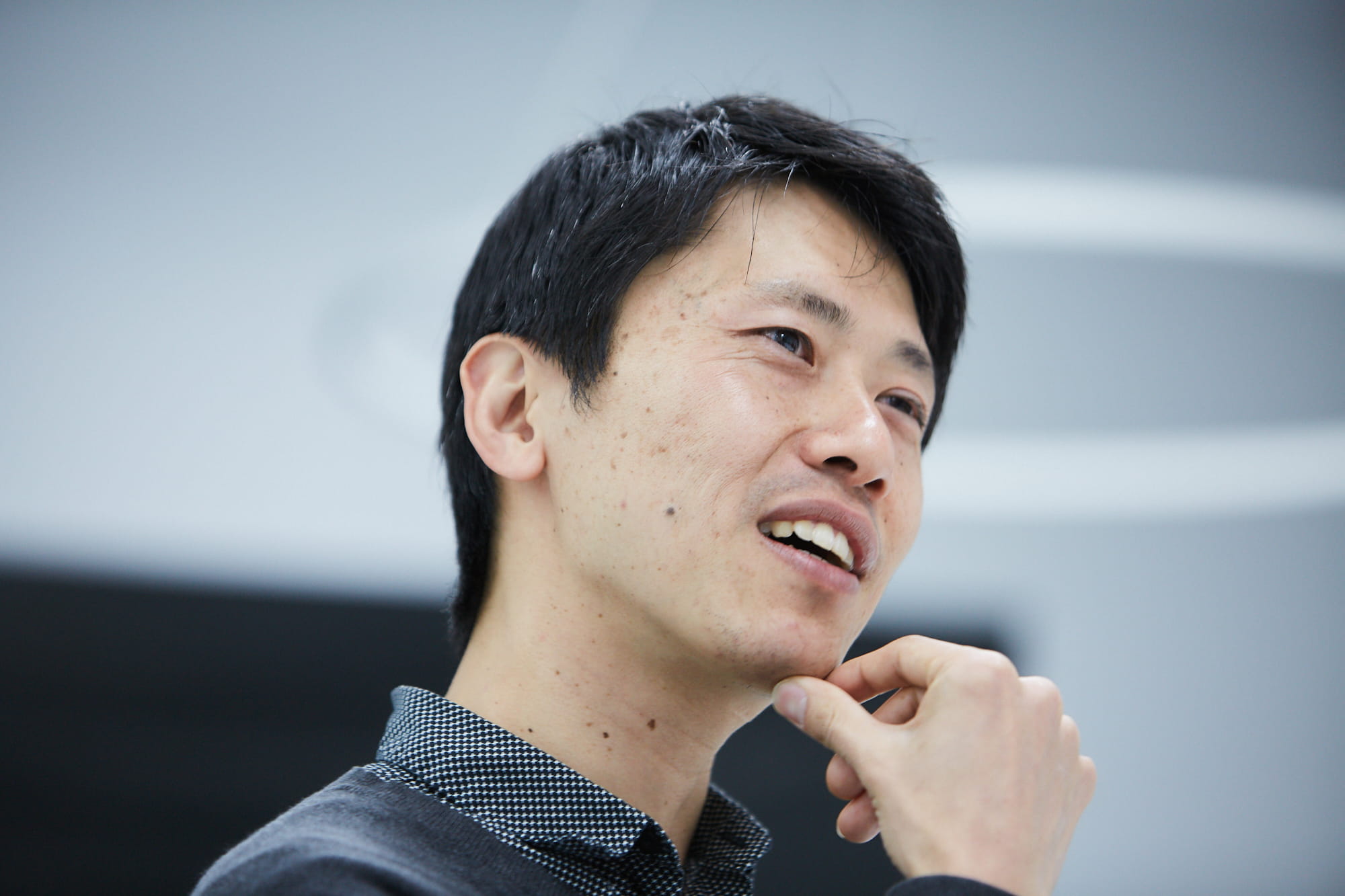 小野 雅裕（おの・まさひろ）／1982年大阪生まれ、東京育ち。2005年東京大学工学部航空宇宙工学科卒業、同年９月マサチューセッツ工科大学（MIT）に留学。2012年に同航空宇宙工学科博士課程および技術政策プログラム修士課程修了。2012年4月から1年間、慶応義塾大学理工学部の助教として学生を指導するかたわら、航空宇宙とスマートグリッドの制御を研究した。2013年5月よりアメリカ航空宇宙局（NASA）ジェット推進研究所（Jet Propulsion Laboratory）で勤務。2020年夏に打ち上げ予定のNASA火星探査計画「マーズ2020ローバー」の自動運転ソフトウェアの開発に携わるほか、将来の探査機の自律化に向けた研究を行う。著書に『宇宙を目指して海を渡る』など https://www.jpl.nasa.gov/ https://hiroono.com/ja/