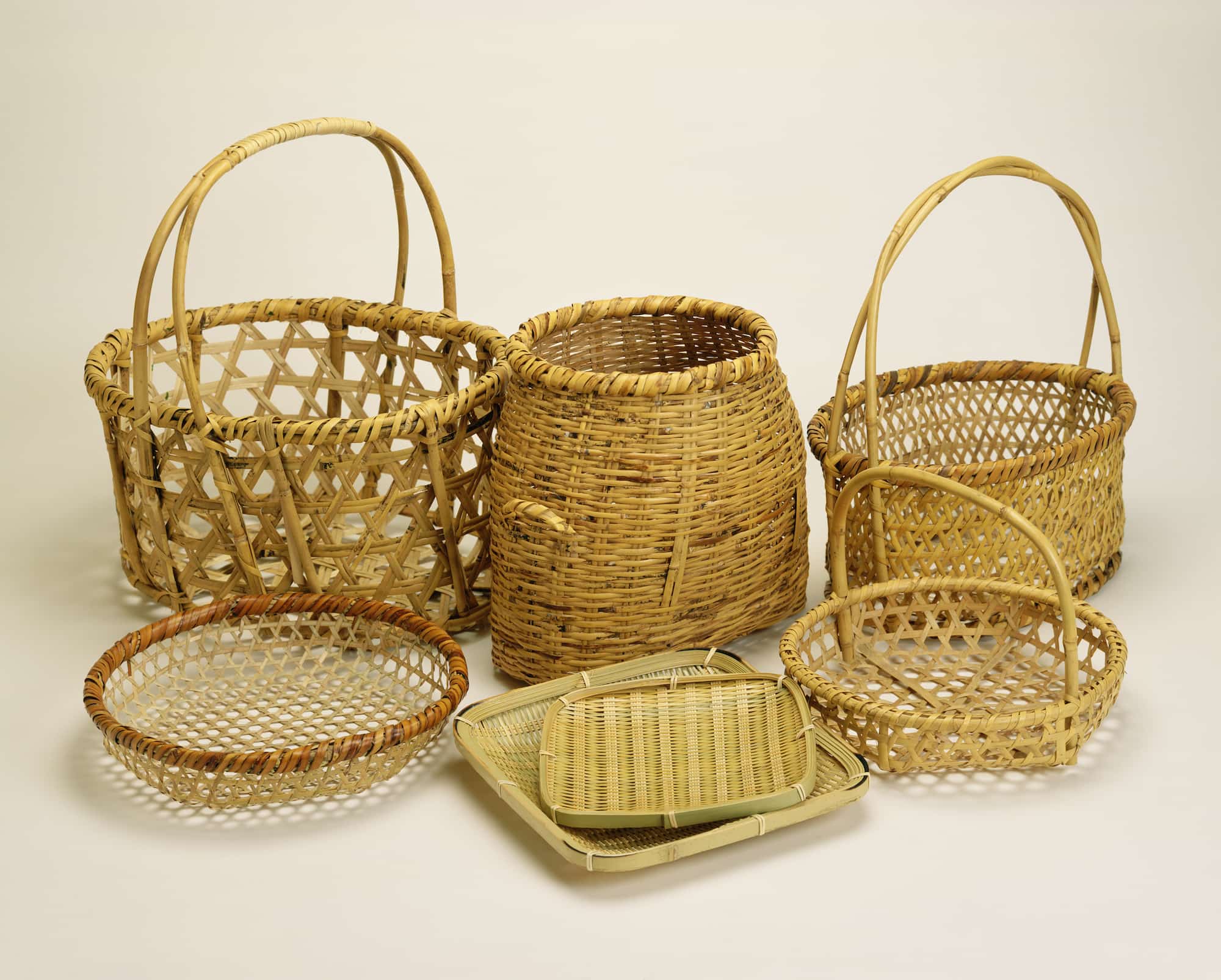 竹細工のカゴとザル　かつては日用品でしたが、今では工芸品に ©︎ TAKASHI YAMAZAKI/SEBUN PHOTO /amanaimages