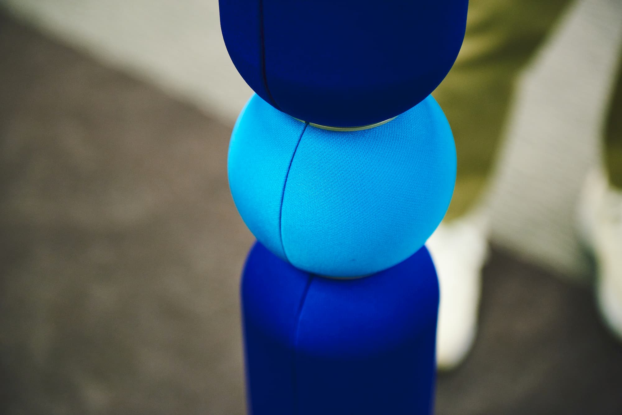 newme のボディのパーツやカラーは選択可能で、球団のカラーや企業のコーポレートカラーなどに合わせてカスタマイズできる。衝突防止センサーを搭載するなど、安全性にもしっかり配慮