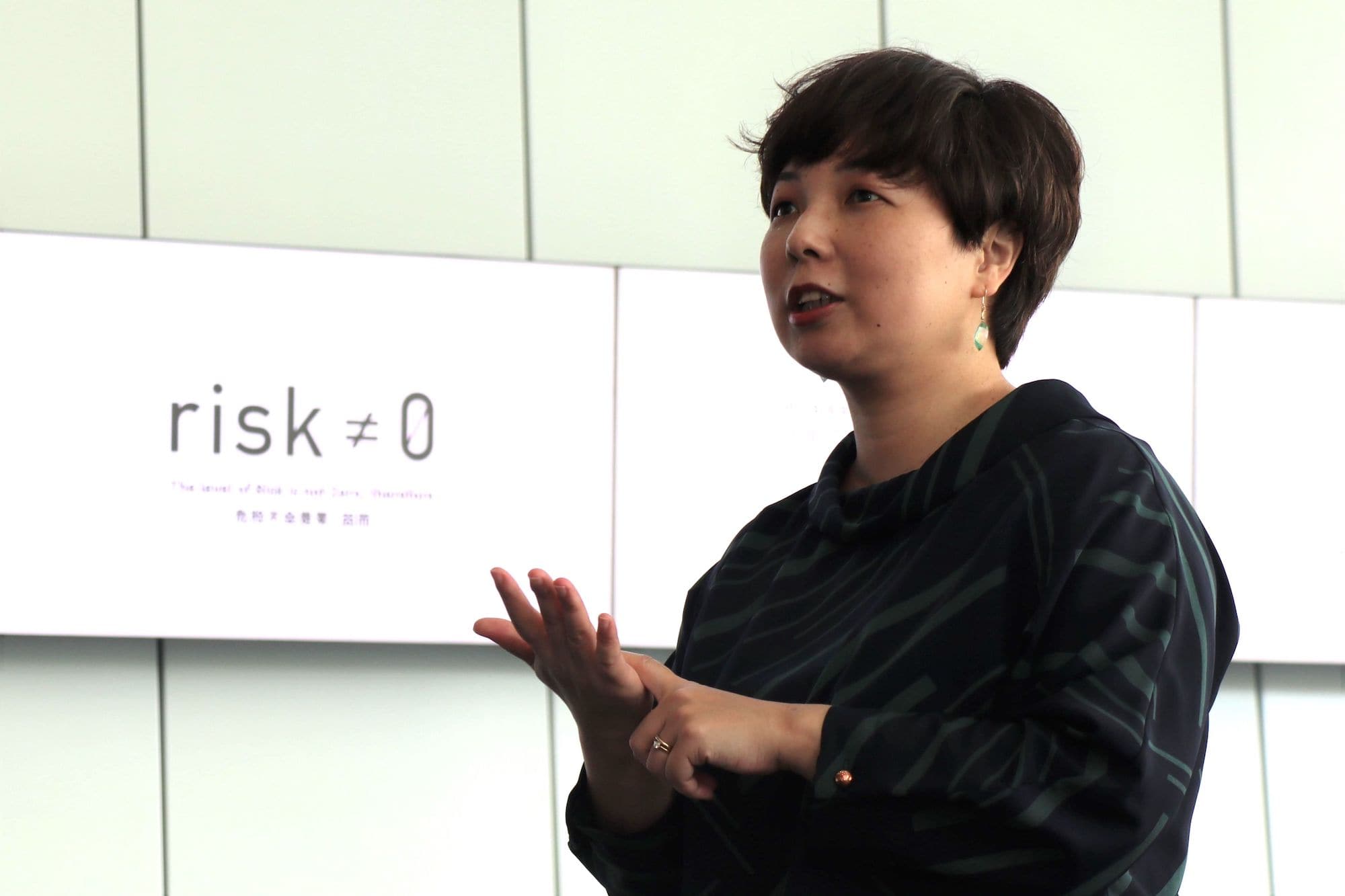 宮原 裕美（みやはら・ゆみ）／日本科学未来館 展示企画開発課 調査・企画担当マネージャー。千葉大学大学院で美術教育課程修了後、秋吉台国際芸術村、九州国立博物館等を経て2008年から現職。科学技術や芸術も含めた文化活動を、社会や教育との関わりの中で表現・実践することに興味をもつ。常設展示の企画設計をはじめとして、10代の女性を対象にしたSTEAM教育プログラムや、若い世代が科学者やクリエイターと一緒に展示をつくるプロジェクトなどを行う （写真提供：日本科学未来館）