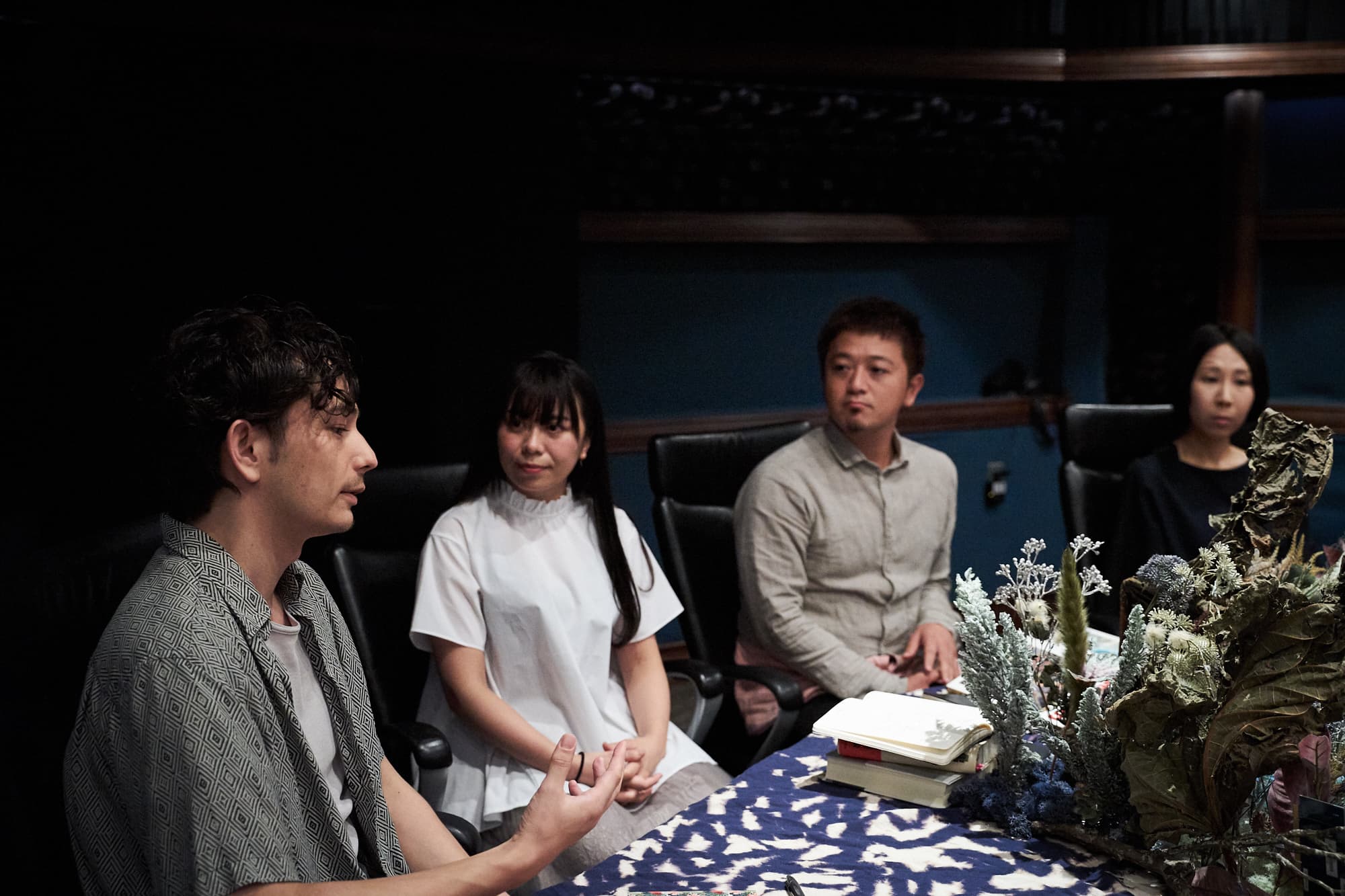 左からボヴェ啓吾さん、宮川麻衣子さん、曽我浩太郎さん、加藤綾子さん